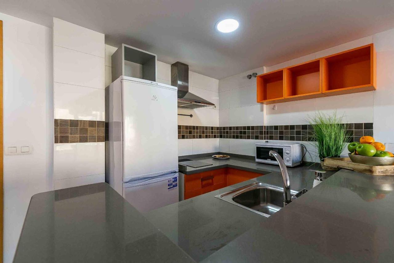 Carlos Haya Beautiful Apartment With Parking Малага Экстерьер фото